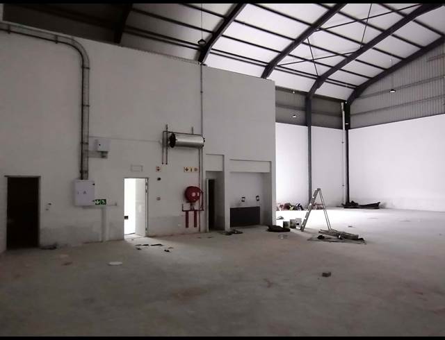 616M² WAREHOUSE TO LET IN STIKLAND INDUSTRIAL