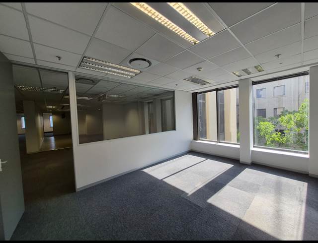 712M² OFFICE TO LET IN ROSEBANK