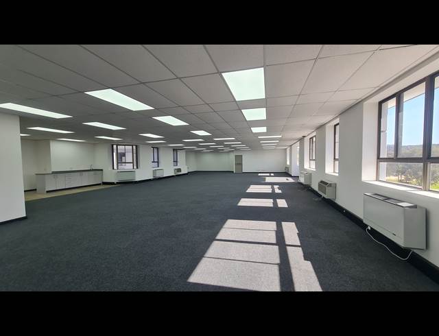 345M² OFFICE TO LET IN TYGER VALLEY