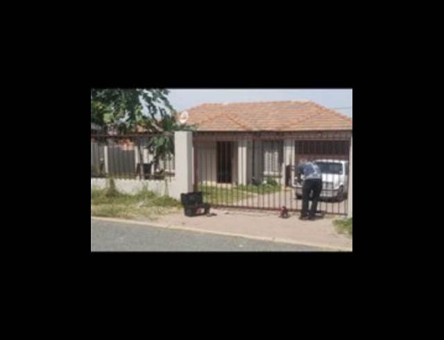 2 bed property to rent in COSMO CITY