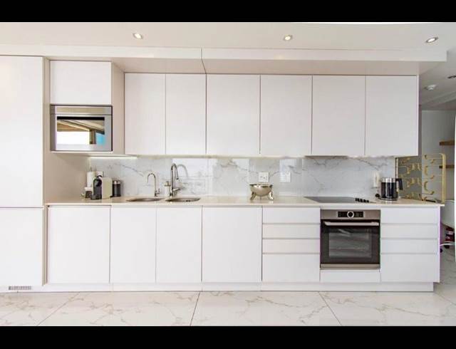 2 BEDROOM PROPERTY TO RENT IN SEA POINT