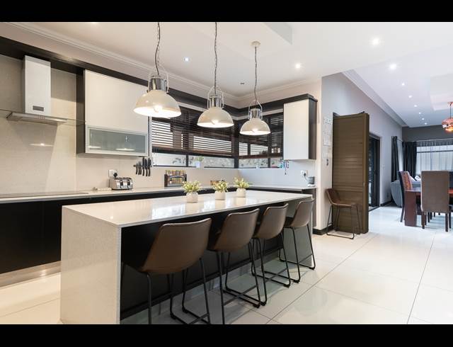 4 BEDROOM HOUSE TO LET IN EYE OF AFRICA ESTATE