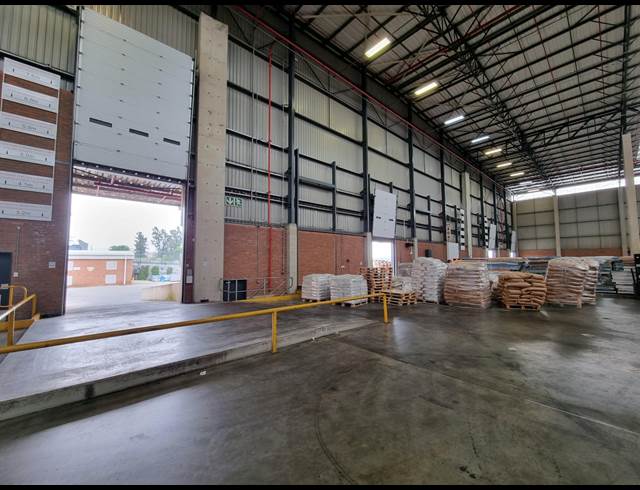 8,470M² WAREHOUSE TO LET IN LINBRO PARK
