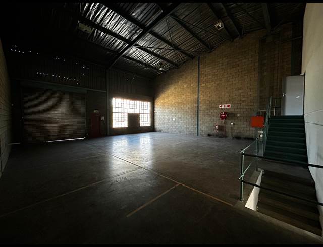 294M² WAREHOUSE TO LET IN EASTGATE