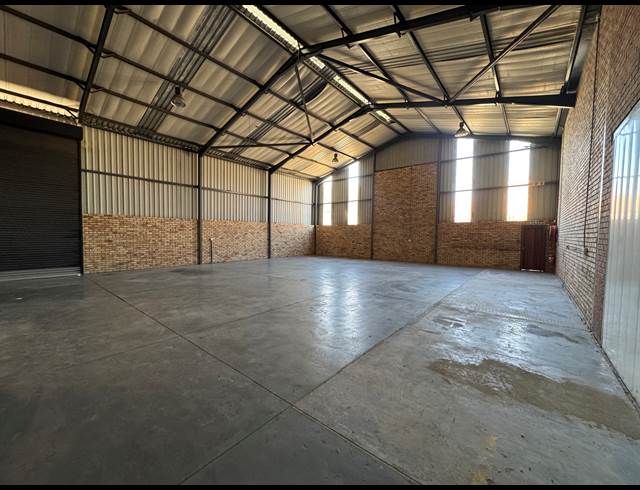 385M² WAREHOUSE TO LET IN PRINCESS AH