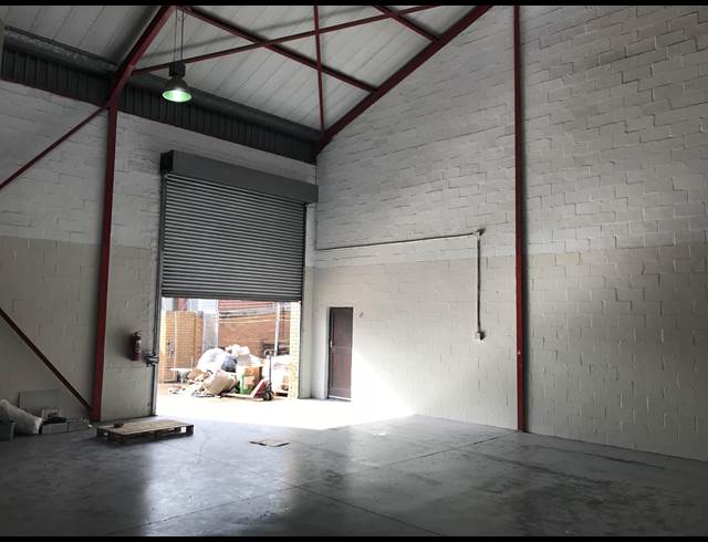229M² FACTORY TO LET IN BEACONVALE