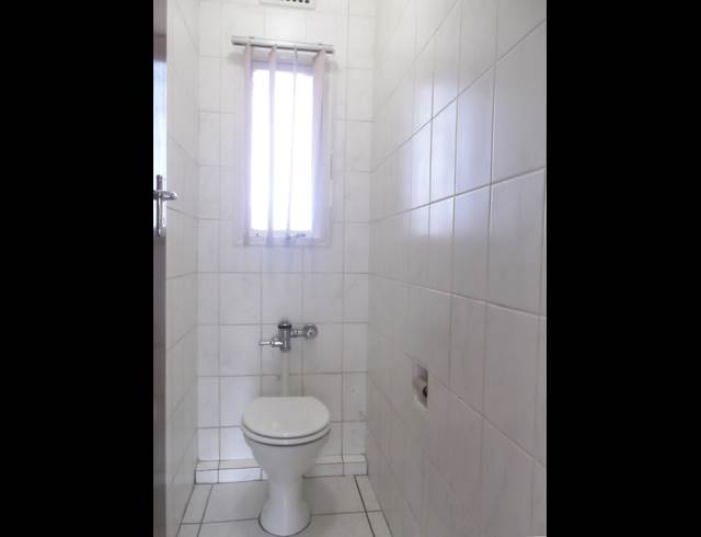 2 bed property to rent in CLAREMONT