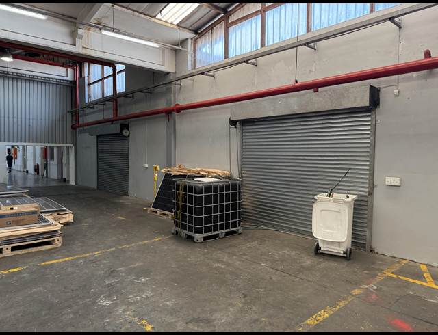 3,284M² WAREHOUSE TO LET IN NEW GERMANY