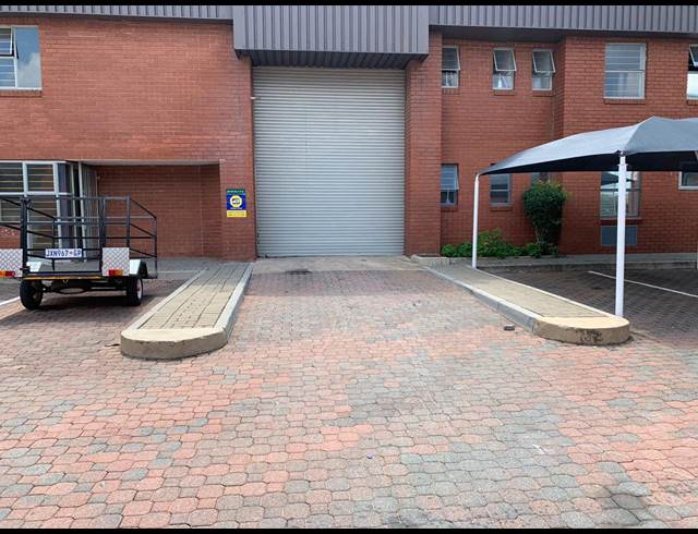 414M² WAREHOUSE TO LET IN STRIJDOMPARK