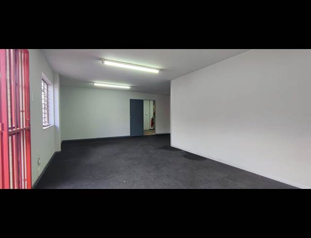 WAREHOUSE PROPERTY TO RENT IN SAMRAND BUSINESS PARK