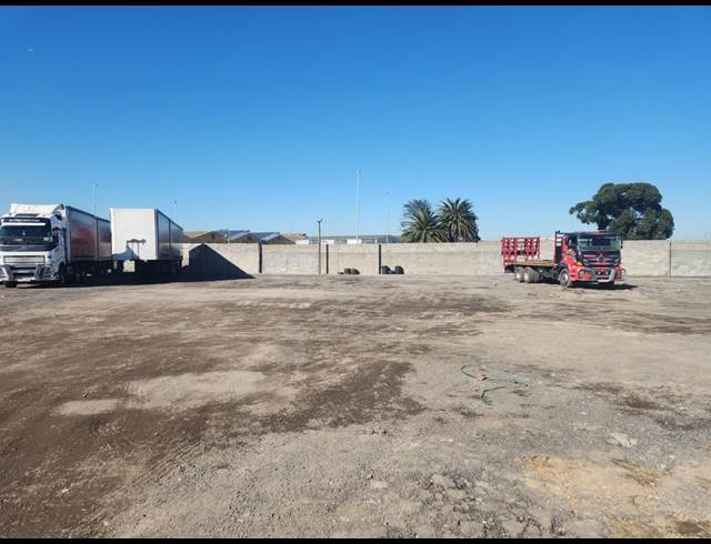 2,000M² INDUSTRIAL YARD TO LET IN BLACKHEATH INDUSTRIAL