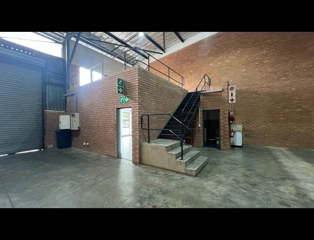 284.20M² WAREHOUSE TO LET IN DRIEHOEK
