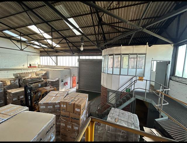 1,240M² WAREHOUSE TO LET IN PAROW INDUSTRIAL