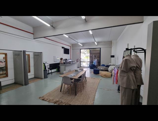180M² MINI FACTORY TO LET IN SALT RIVER