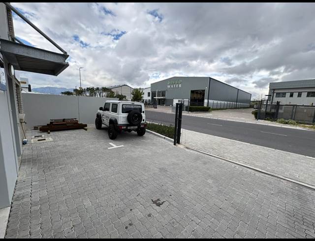 274M² WAREHOUSE TO LET IN FIRGROVE