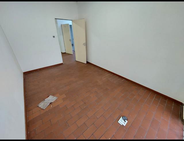 470M² FACTORY TO LET IN MOREHILL