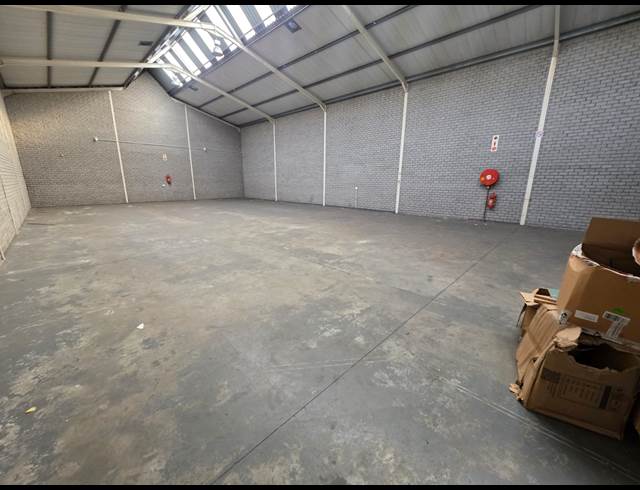 450M² WAREHOUSE TO LET IN MARCONI BEAM INDUSTRIA