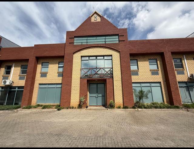 500M² WAREHOUSE TO LET IN HALFWAY HOUSE