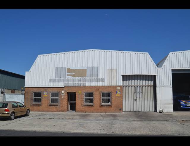 900M² WAREHOUSE TO LET IN PAROW INDUSTRIAL