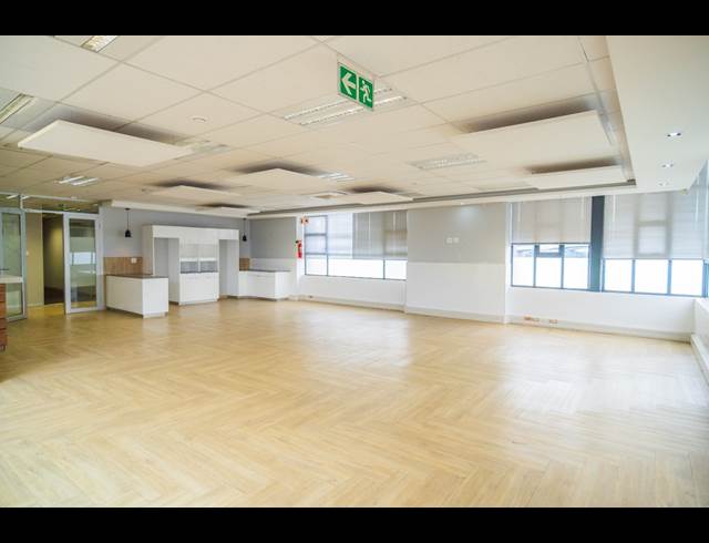 600M² OFFICE TO LET IN PARKHAVEN