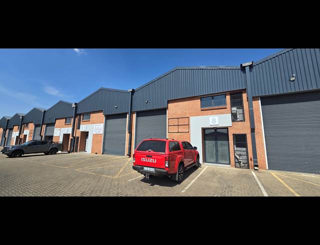 195M² WAREHOUSE TO LET IN LASER PARK