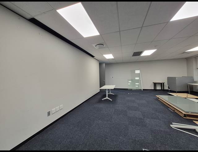 132M² OFFICE TO LET IN MELROSE ESTATE