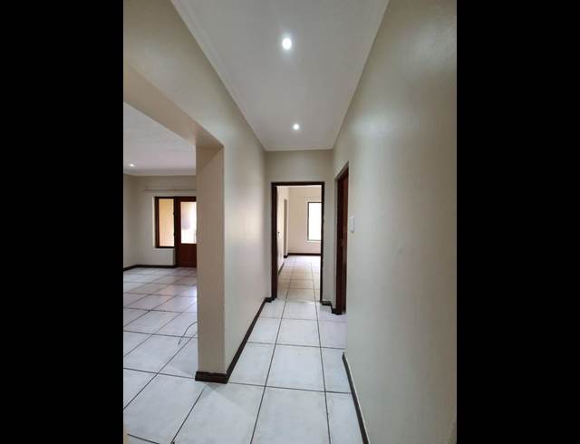 2 BEDROOM PROPERTY TO RENT IN WILROPARK