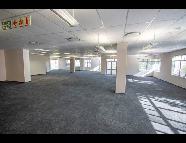 1,013M² OFFICE TO LET IN ILLOVO
