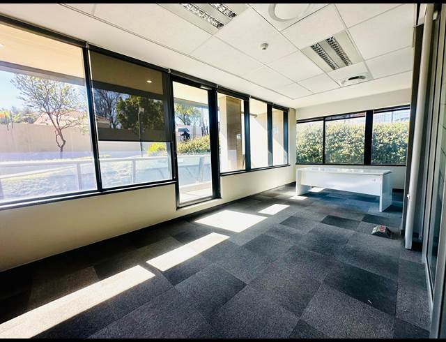 5,108M² OFFICE TO LET IN BRYANSTON