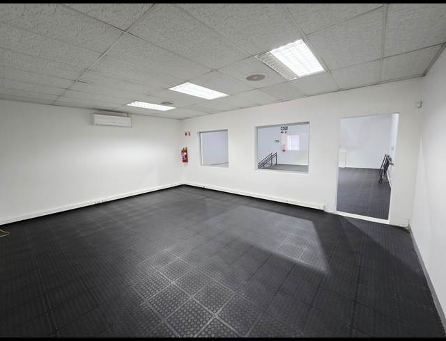 353M² WAREHOUSE TO LET IN NORTH RIDING