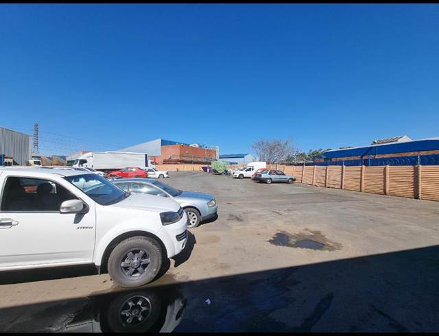 272M² WAREHOUSE TO LET IN STEELEDALE