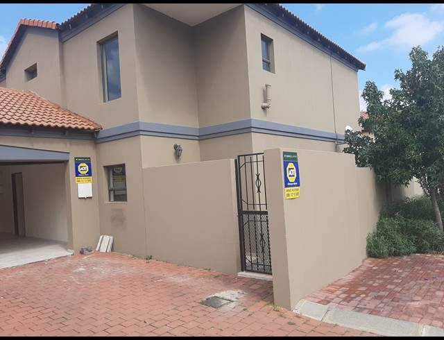 3 bed property to rent in NORTHRIDING