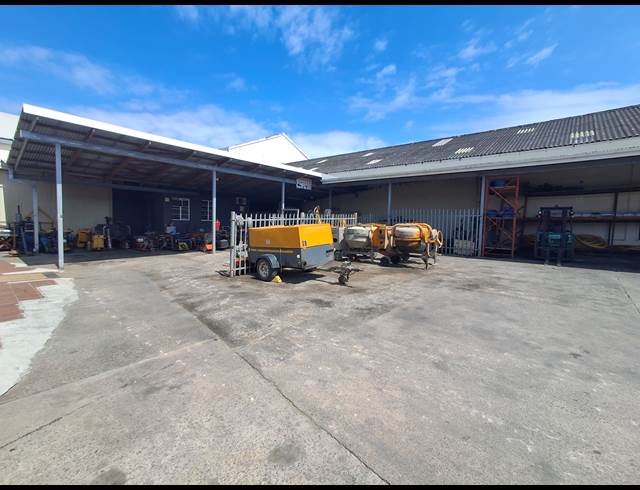1,420M² WORKSHOP TO LET IN ARCADIA