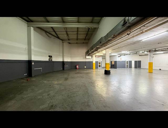 2,248M² SHOWROOM TO LET IN UMGENI BUSINESS PARK
