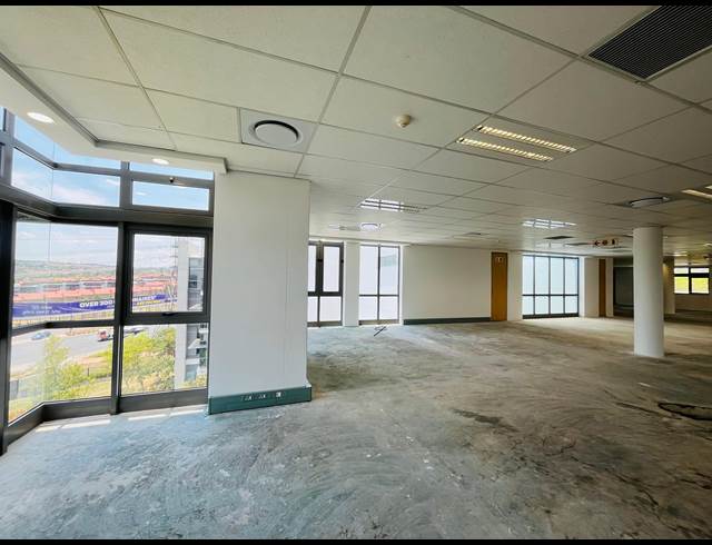 1,160M² OFFICE TO LET IN WATERFALL