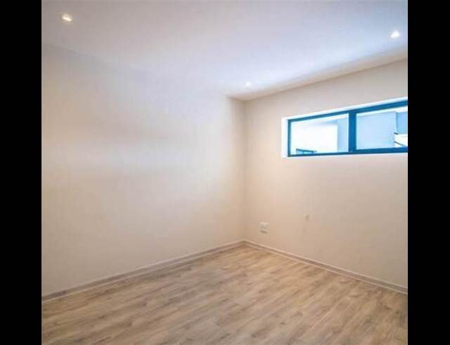 2 bed property to rent in TOWNSEND ESTATE