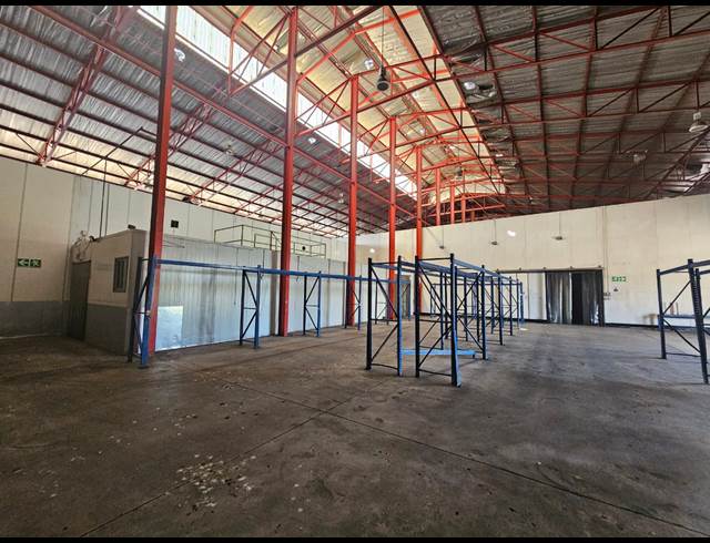 3,200M² WAREHOUSE TO LET IN CITY DEEP