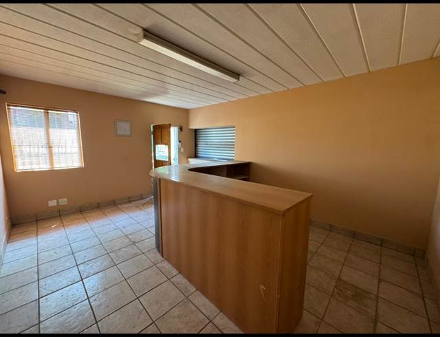 775M² WAREHOUSE TO LET IN ROBERTVILLE