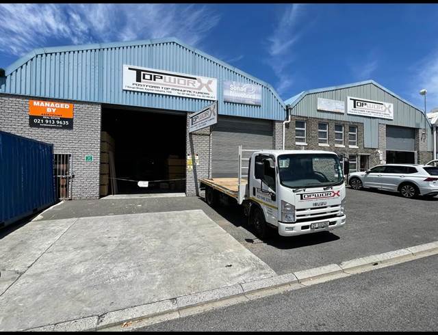 800M² WAREHOUSE TO LET IN STIKLAND INDUSTRIAL