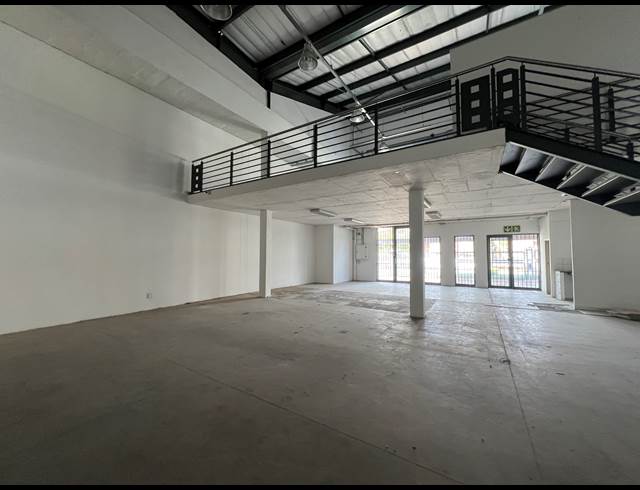 209M² WAREHOUSE TO LET IN HIGHVELD