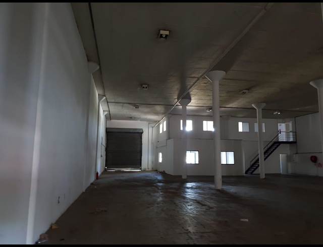 832M² WAREHOUSE TO LET IN RED HILL