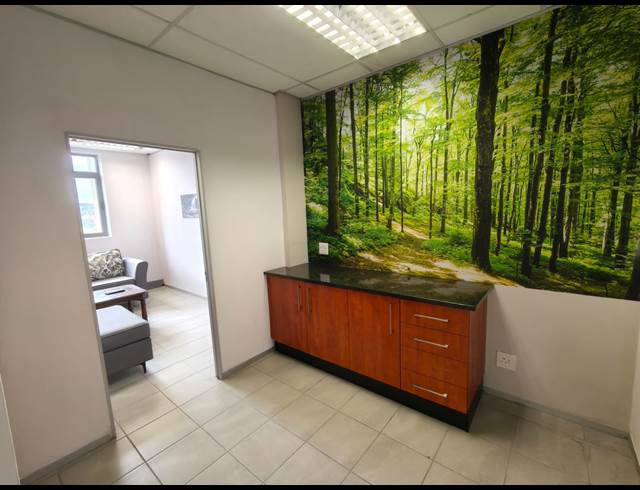 115M² OFFICE TO LET IN FOURWAYS