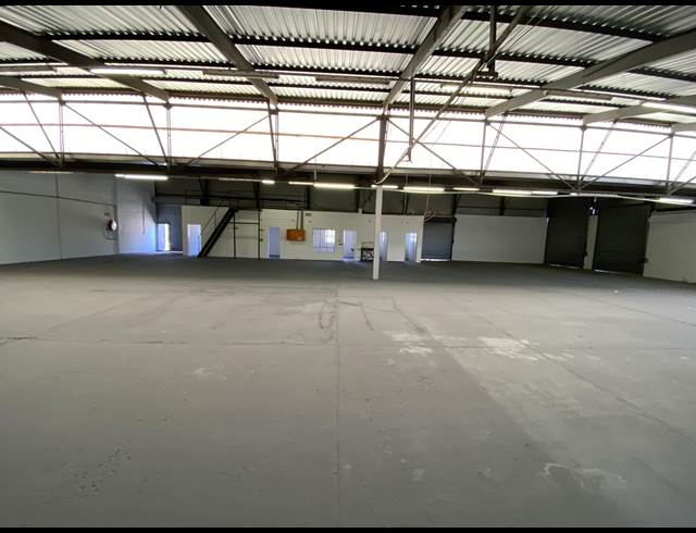 680M² WAREHOUSE TO LET IN EPPING INDUSTRIAL
