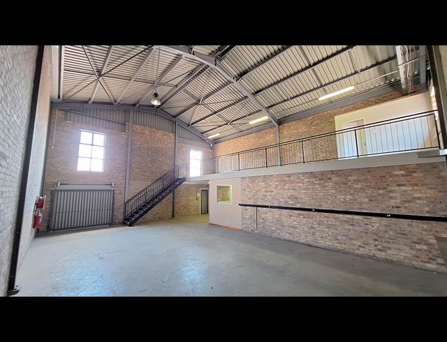 188M² WAREHOUSE TO LET IN HONEYDEW
