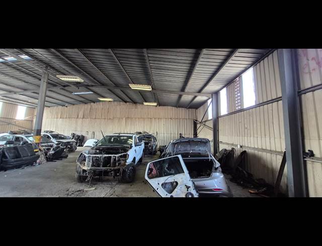 400M² WAREHOUSE TO LET IN ANDERBOLT
