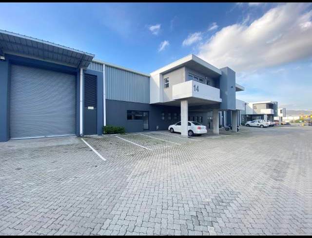 608M² WAREHOUSE TO LET IN STIKLAND INDUSTRIAL