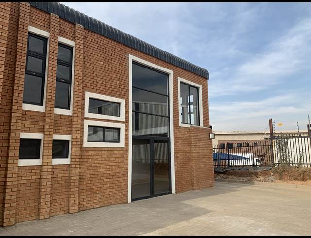 300M² WAREHOUSE RENTED IN SUNDERLAND RIDGE