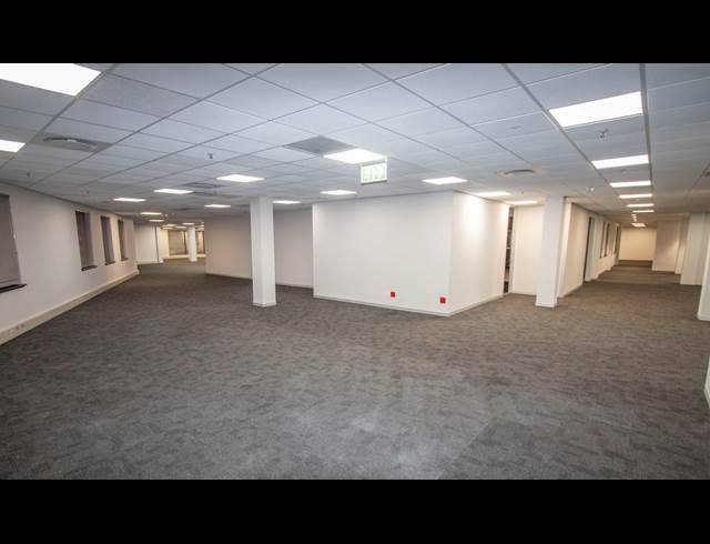 1,833M² OFFICE TO LET IN ROSEBANK