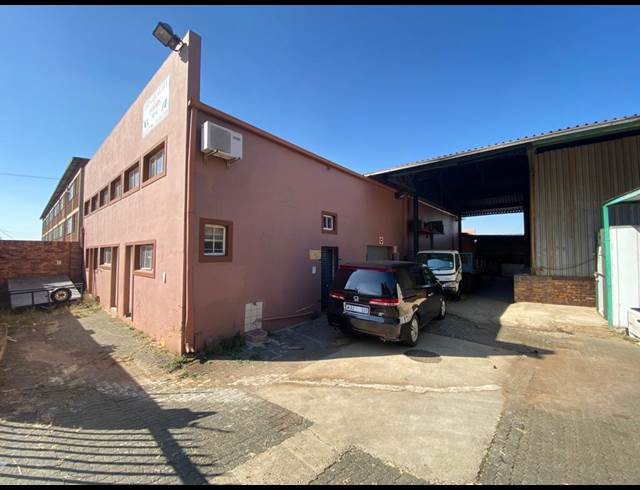 472M² WAREHOUSE TO LET IN NEWLANDS