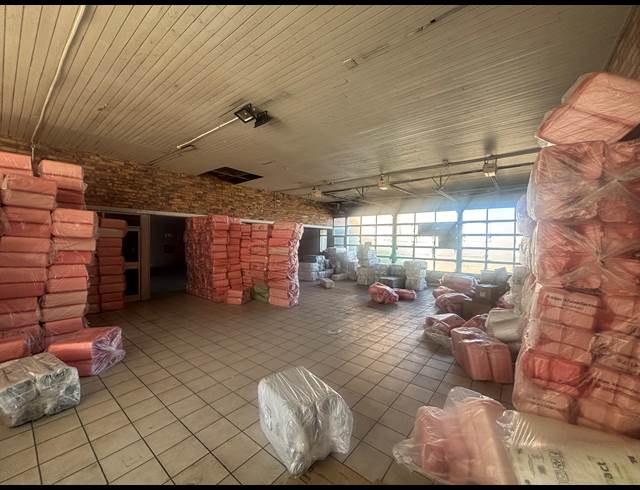 300M² WAREHOUSE TO LET IN PAROW INDUSTRIAL